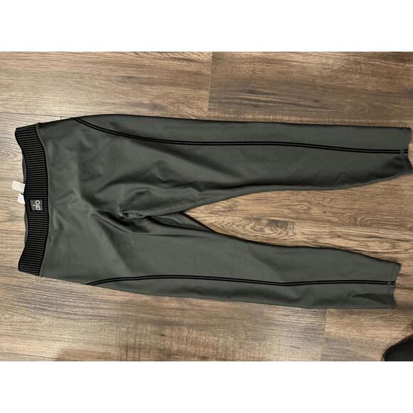NWOT Alo Yoga Airlift High-Waist 7/8 Line Up Legging dark cactus L - Picture 2 of 5